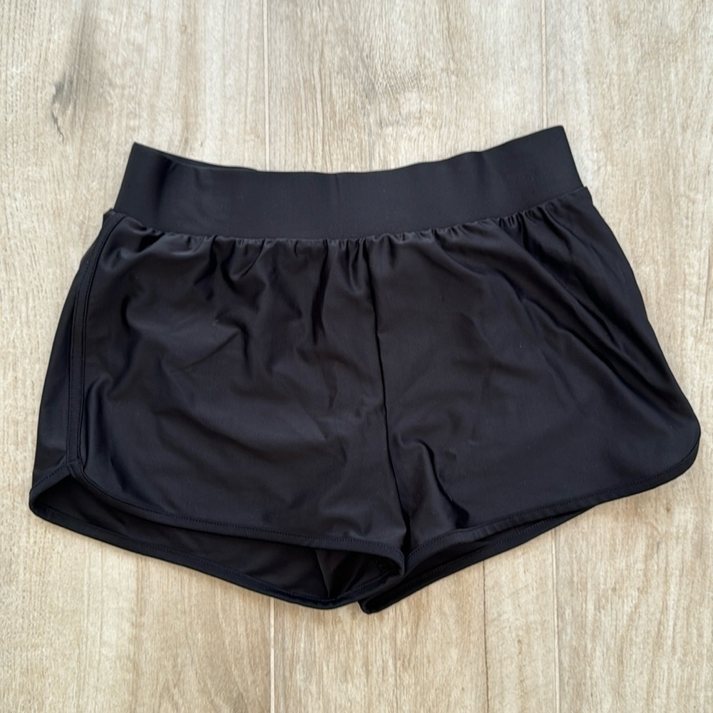 kids black athletic shorts